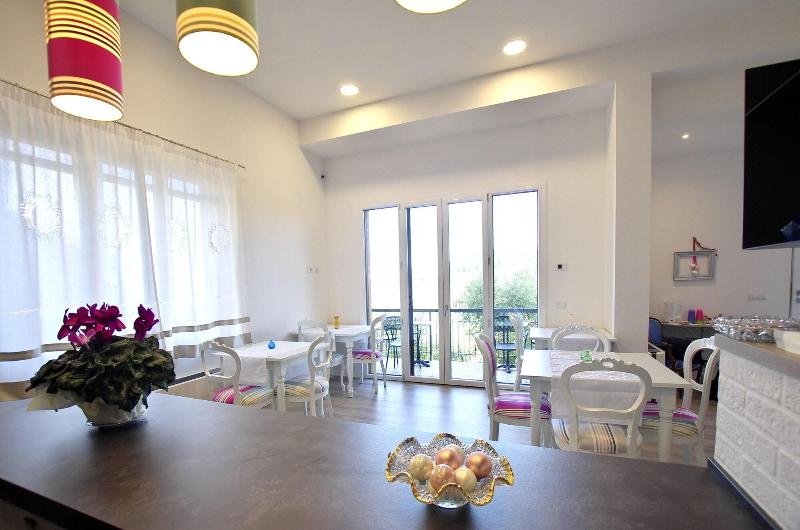 B & B La Cornice - Gina Room With Bathroom and Pri - Restoran