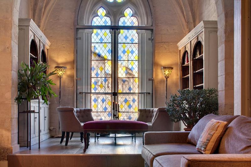 Aux Augustins - Genel