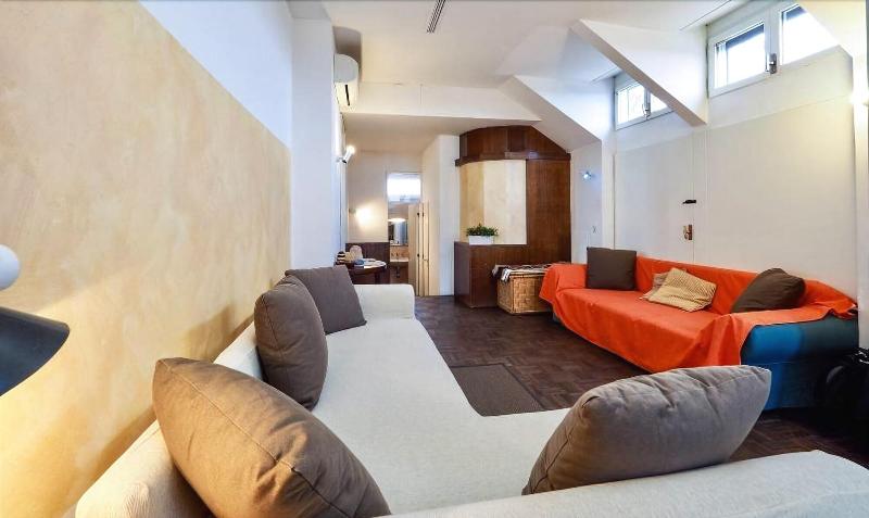 Mita Rooms & Apartment - Penthouse - Oda