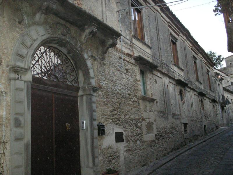 Casa Ferrari - Genel