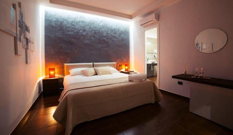 Glam House - Genel
