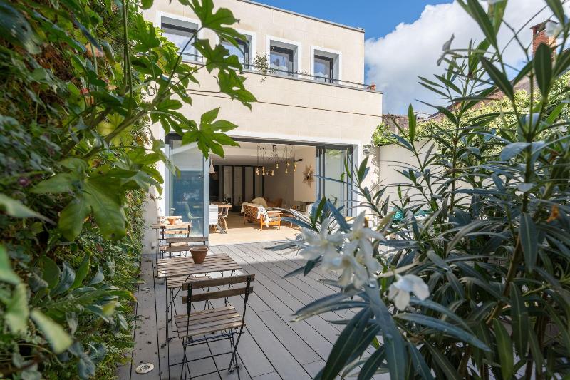 La Maison Odeia - Genel