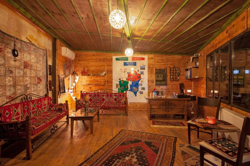 Peace Stone House - Lobi