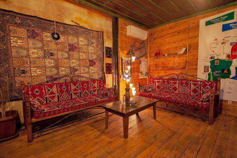 Peace Stone House - Lobi