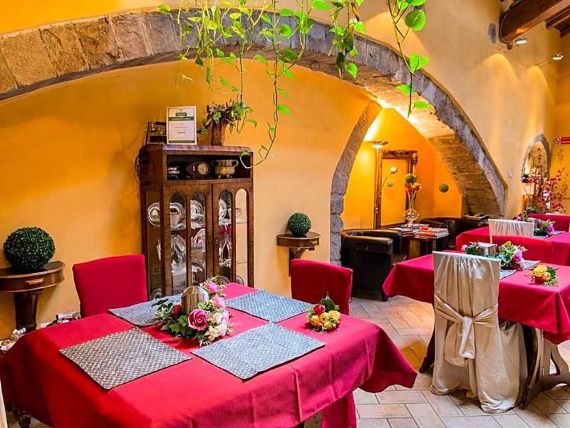 Medieval House - Genel