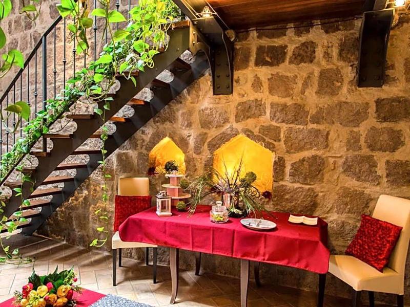 Medieval House - Genel