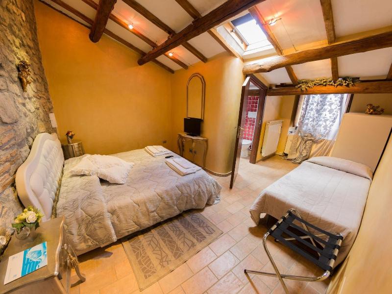 Medieval House - Oda