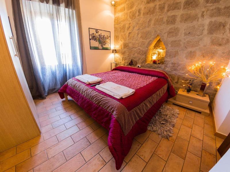 Medieval House - Oda