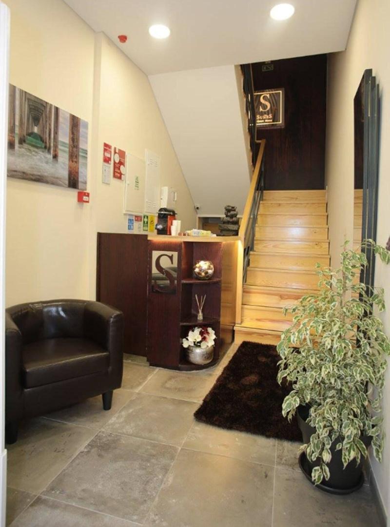 Sui7Es Guest House Cascais - Lobi