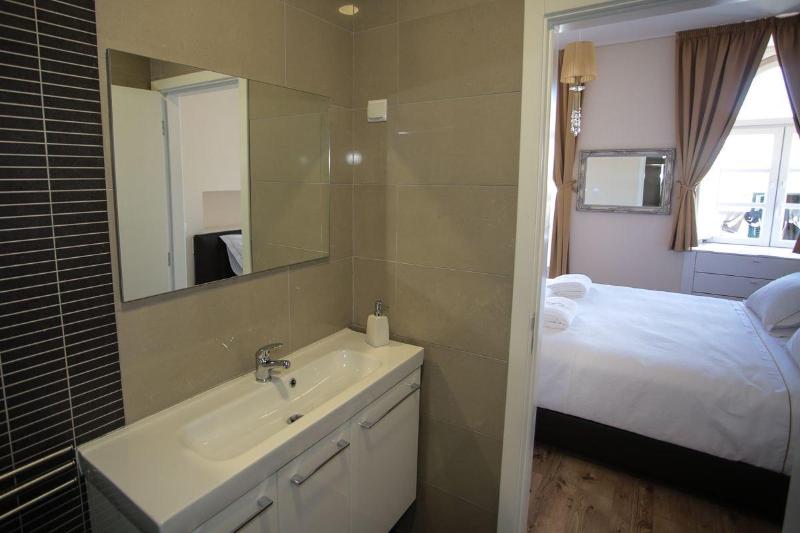 Sui7Es Guest House Cascais - Oda