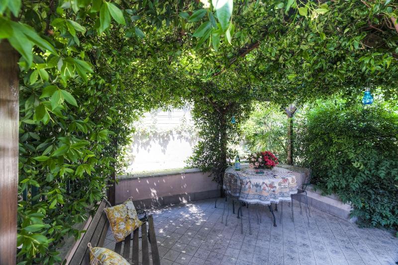 Rita's Garden - Teras