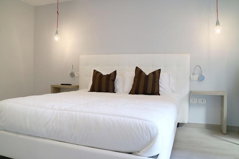 Riviera Luxury Suites B&B - Oda
