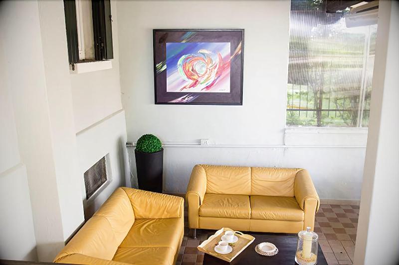Betty's House - Lobi