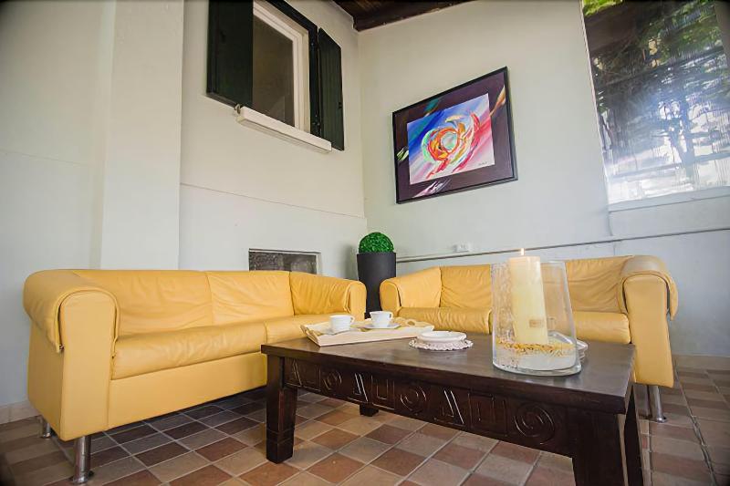 Betty's House - Lobi
