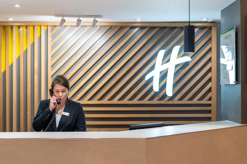 Holiday Inn Gloucester-Cheltenham - Lobi