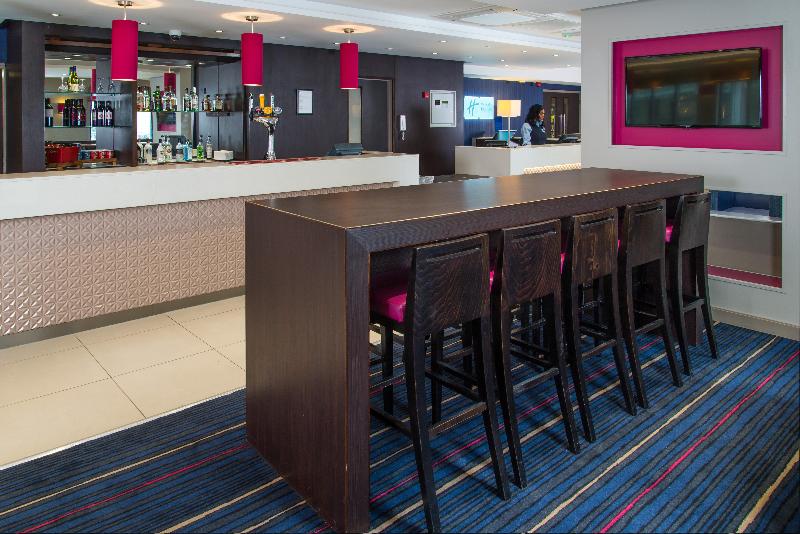 Holiday Inn Express London - Wandsworth - Bar