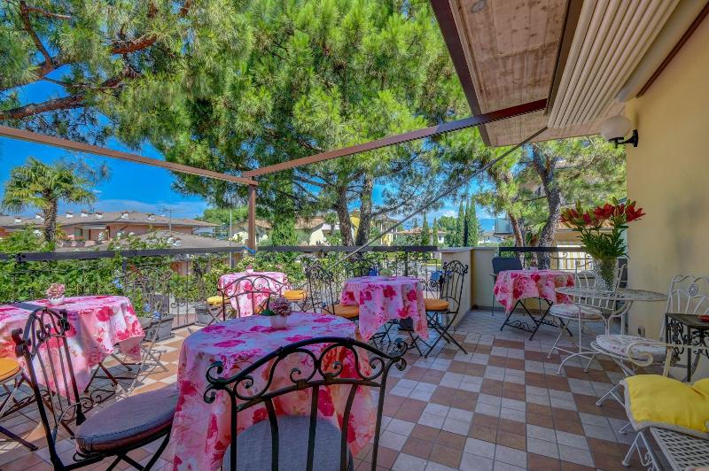 Bed & Breakfast America - Teras