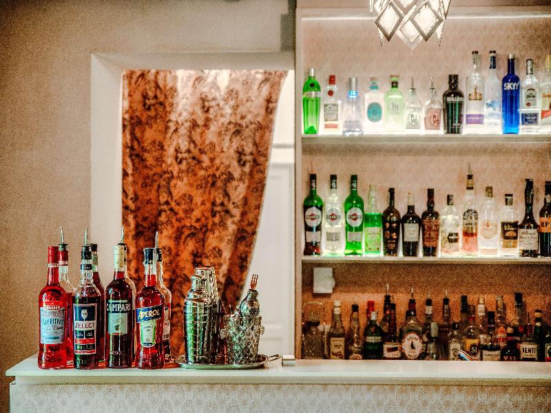 Dandelion Como Suites & Park - Bar