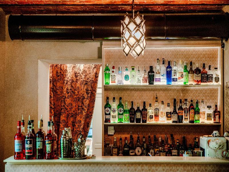 Dandelion Como Suites & Park - Bar