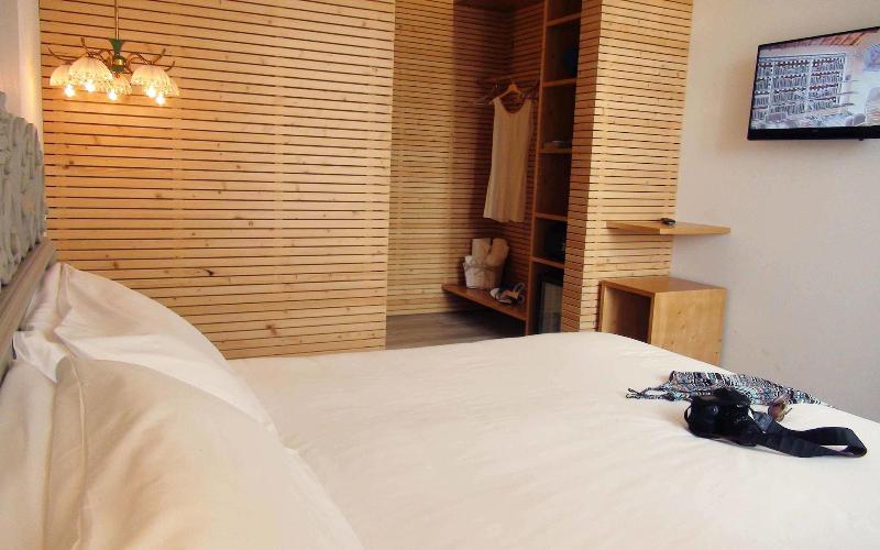 Room 55 - Oda