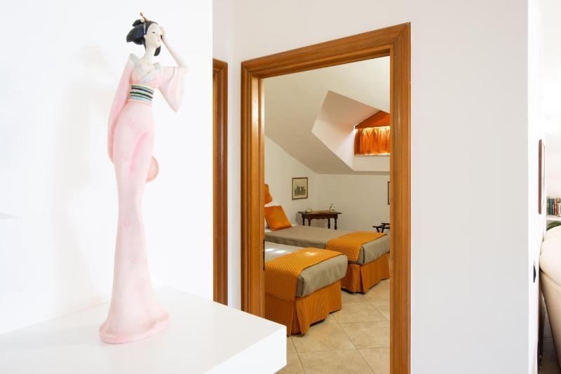 L'Insolita Reggia - Oda