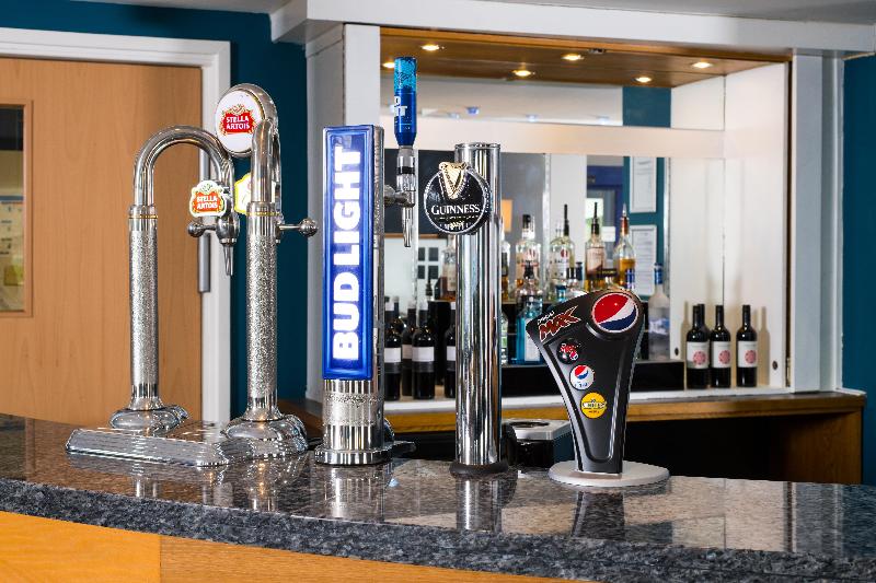 Holiday Inn Express Manchester East - Bar