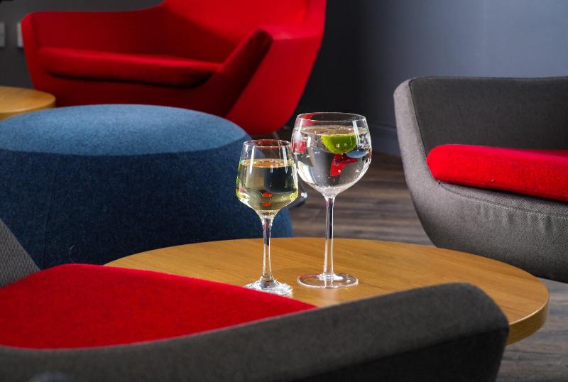 Holiday Inn Express Manchester East - Bar