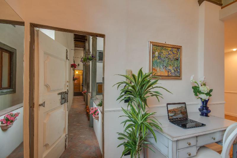 Residenza d'Epoca Borgo Albizi - Lobi