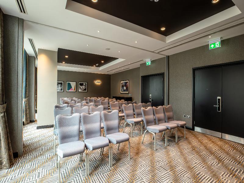 Doubletree by Hilton Woking - Toplantı