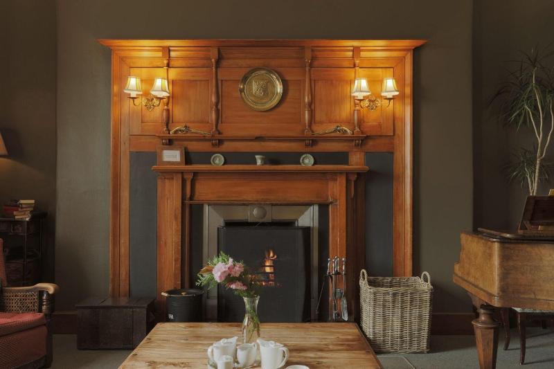 The Lovat, Loch Ness - Lobi