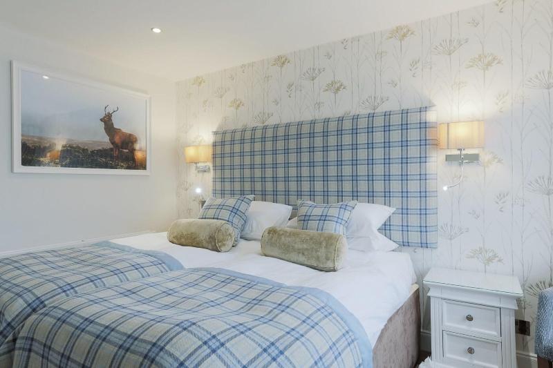 The Lovat, Loch Ness - Oda