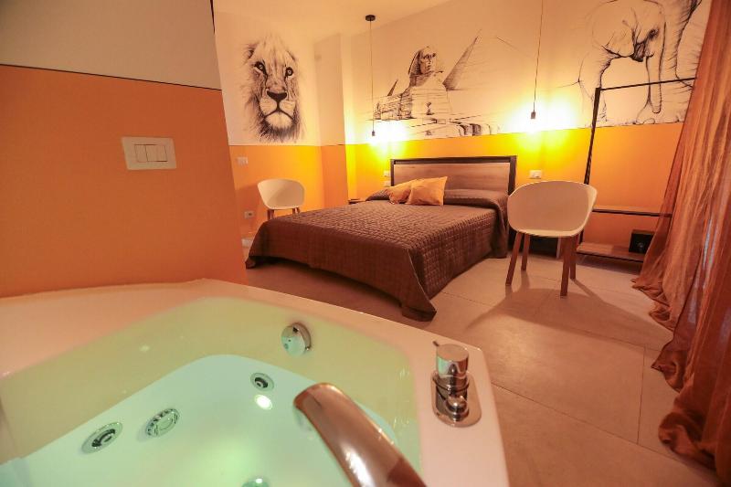O.Effe. Global Suites at Vatican - Oda