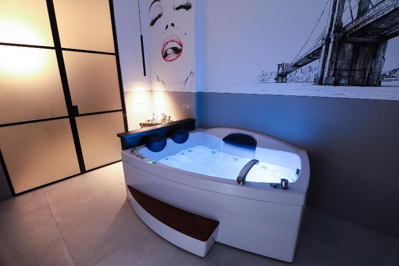 O.Effe. Global Suites at Vatican - Oda