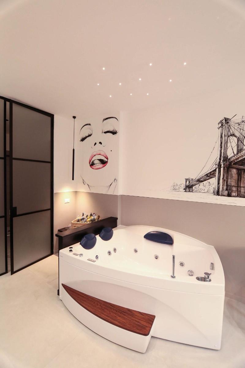 O.Effe. Global Suites at Vatican - Oda