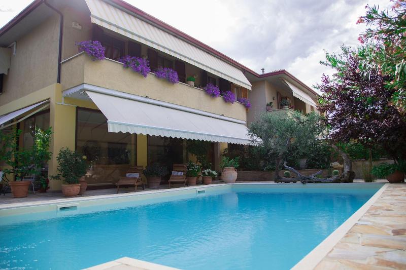 Bed & Breakfast Villamena - Genel
