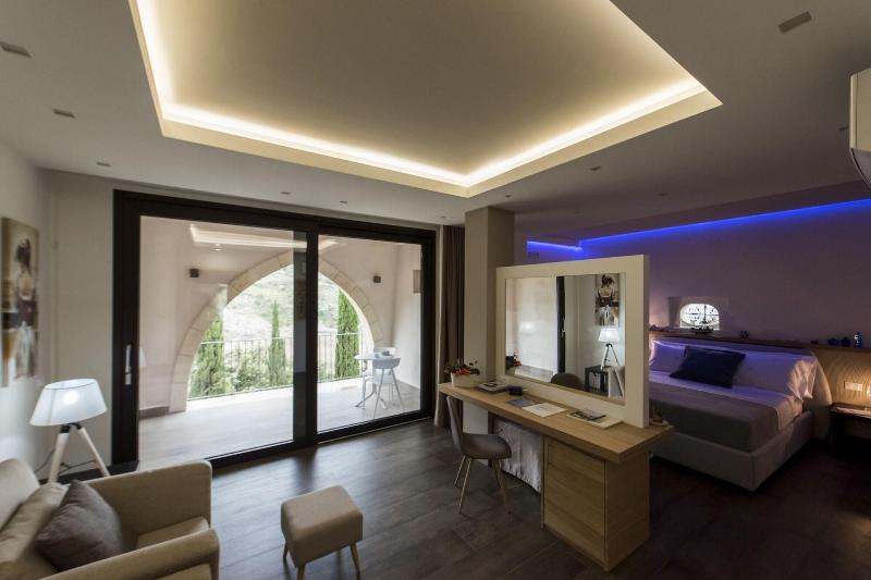 Villa Kete Deluxe Rooms - Oda