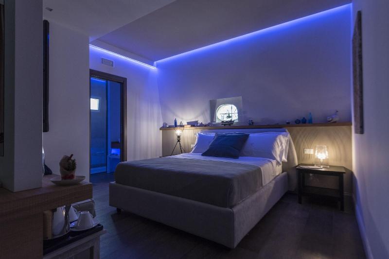 Villa Kete Deluxe Rooms - Oda