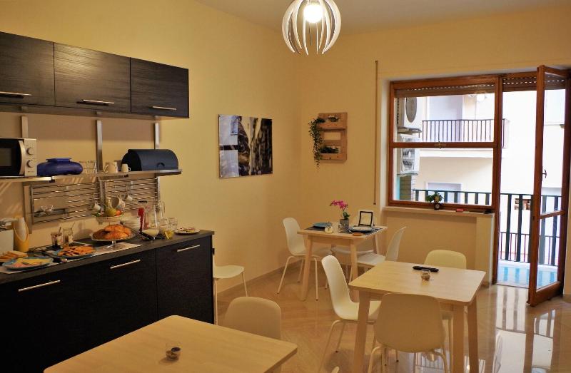Napoli City Inn B&B - Restoran