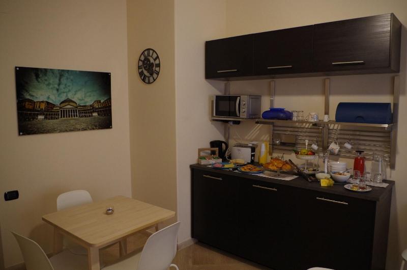 Napoli City Inn B&B - Restoran