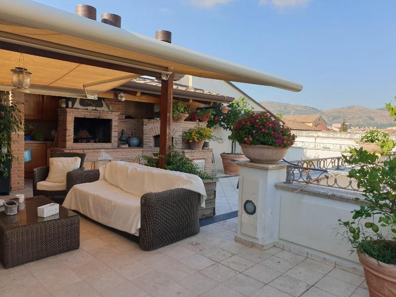 Al Centro Luxury Home - Teras
