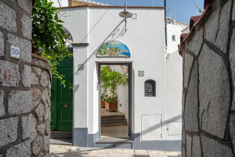 Capri Dreaming - Genel