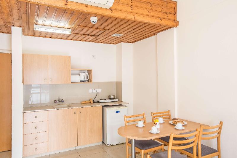 Anthea Hotel Apartments - Oda