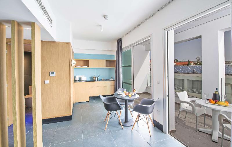 Anthea Hotel Apartments - Oda