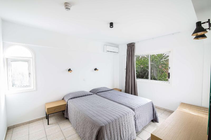 Anthea Hotel Apartments - Oda