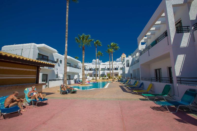 Anthea Hotel Apartments - Havuz