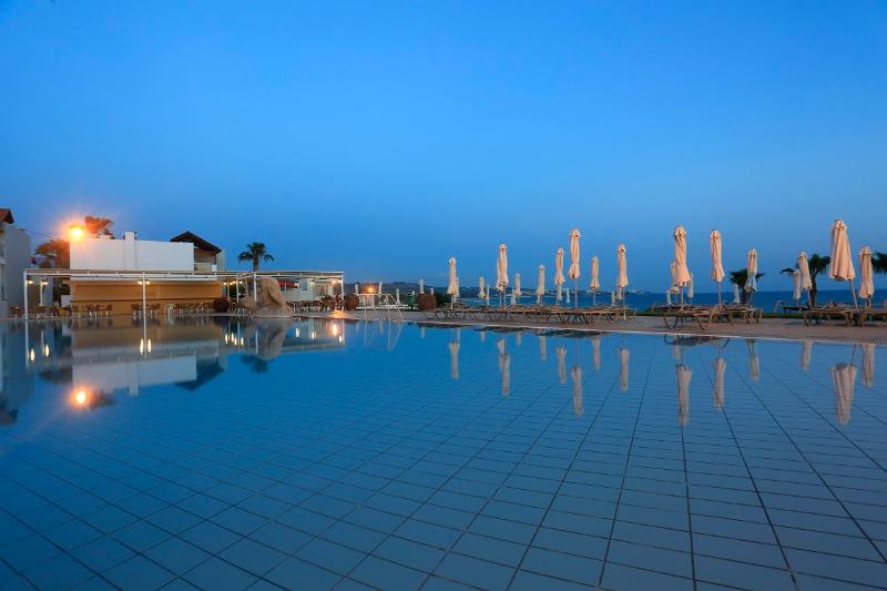 Kapetanios Aqua Resort - Havuz
