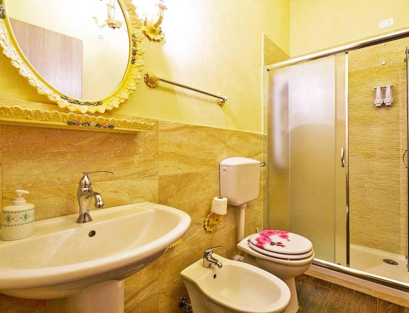 Hollywood Inn Palermo Rooms - Oda