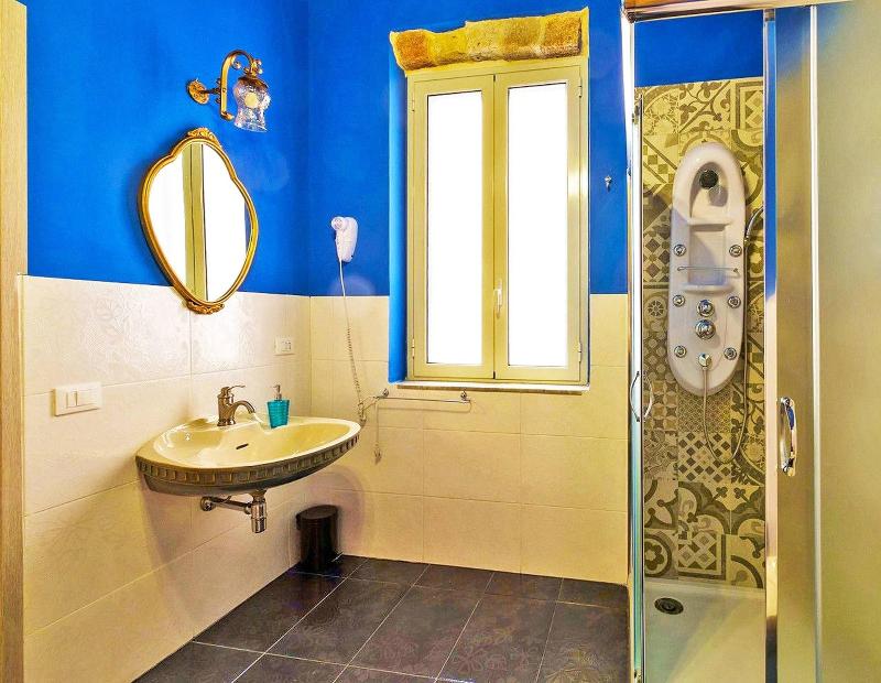 Hollywood Inn Palermo Rooms - Oda