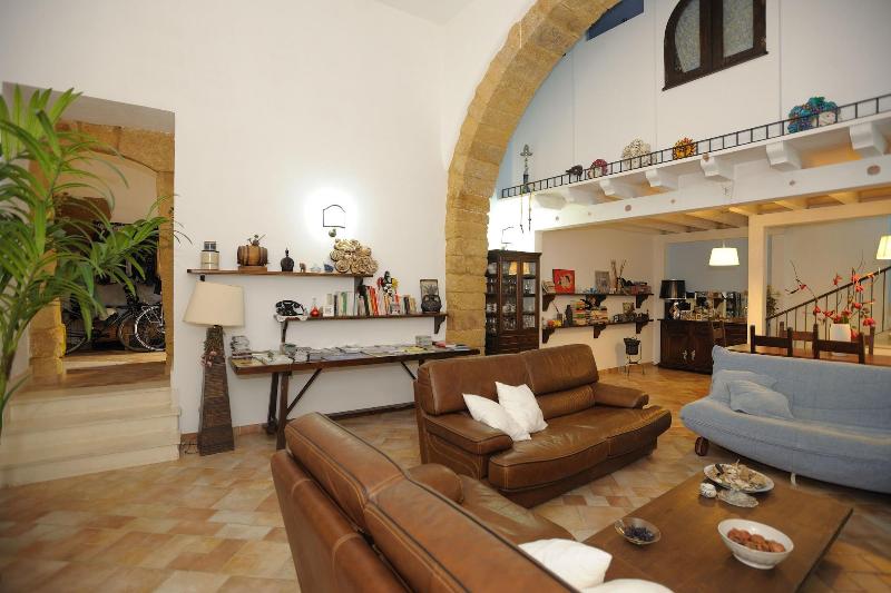 Arco Ubriaco - Lobi