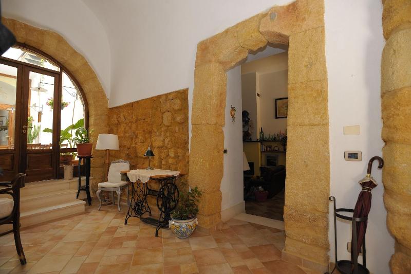 Arco Ubriaco - Lobi